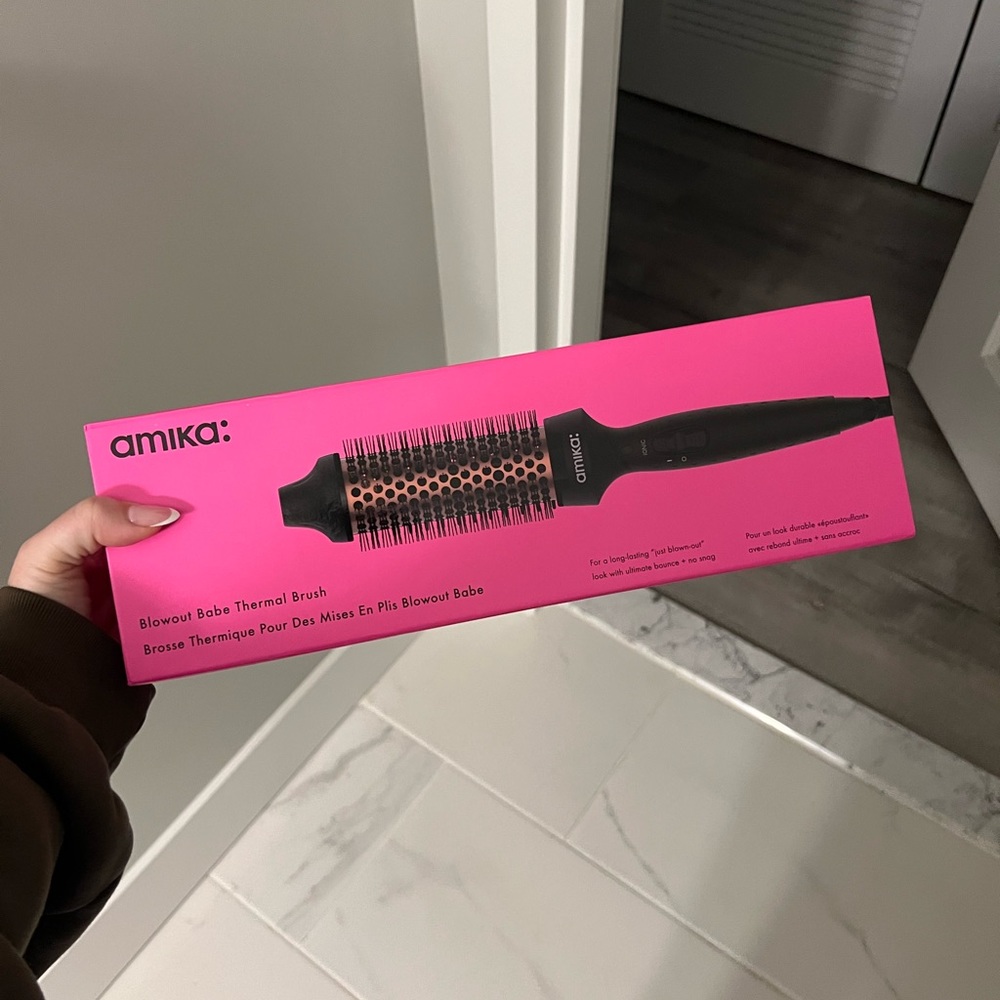 Amika blowout babe thermal ionic hairbrush